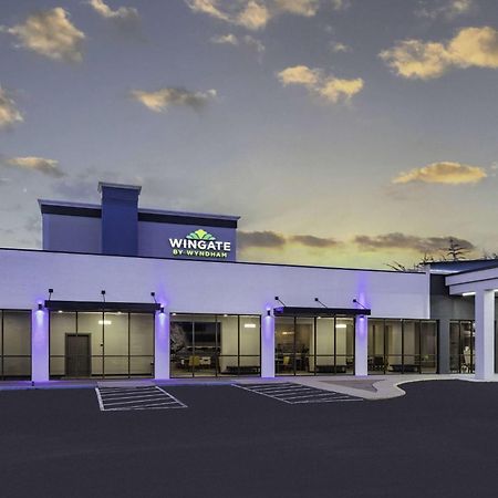 Wingate By Wyndham Wichita Airport Hotel Exterior photo